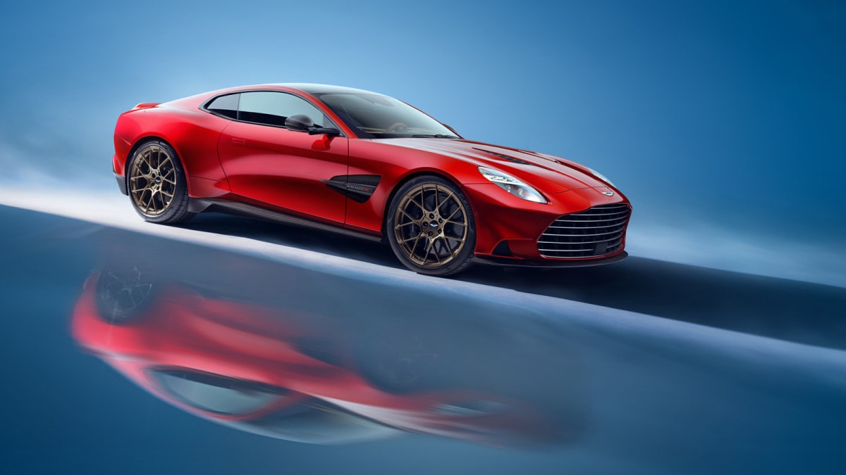 Aston Martin Vanquish takes on Ferrari with 824-hp V12 - Autoblog